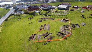 AS SIGNIFICATIVAS DESCOBERTAS DO ÚLTIMO DIA DE ESCAVAÇÃO DA ANTIGA CAPITAL VIKING DE SHETLAND