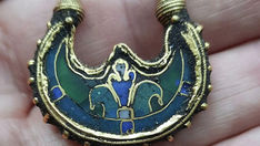 A VIKING BODYGUARD CAN BE AN LINK BETWEEN A 1000 YEARS EGYPTIAN EARRING AND DENMARK
