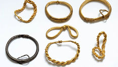 RELEMBRE — AMADORES ENCONTRAM NA DINAMARCA O MAIOR TESOURO VIKING DE OURO DE TODOS OS TEMPOS