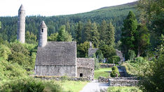 COMO UM SAPATO PERDIDO E ALGUMAS MOEDAS VIKINGS AJUDAM A CONTAR A HISTÓRIA DA IRLANDA