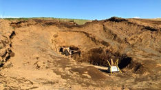 MAIS UMA CAVERNA DA ERA VIKING FEITA PELO HOMEM FOI DESCOBERTA NA ISLÂNDIA