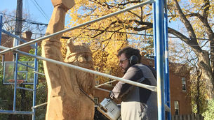 (En) “OLMO VIKING”; UMA ESCULTURA EM HOMENAGEM AOS IMIGRANTES NORUEGUESES