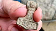 O MJǪLLNIR (MARTELO DE THOR) — AMULETO VIKING — DESCOBERTO NA SUÉCIA