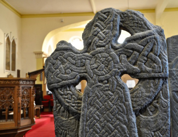 Novo livro detalha as históricas cruzes vikings de Michael