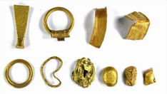 Livros Vikings | Algumas das peças de ouro vikings encontradas em Penwith. — Crédito da imagem: Cornwall Coroner's Office