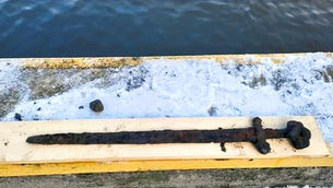 Uma lendária Espada “Ulfberht” da Era Viking com 1.000 anos foi descoberta na Polônia