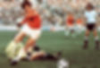 Livros Vikings | Johan Cruyff e a mítica camisa Laranja da seleção holandesa de 1974 (Laranja Mecânica). — Crédito da Imagem FutFanatics