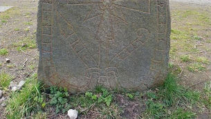 A PEDRA RÚNICA VIKING DA UNIVERSIDADE DE EDIMBURGO