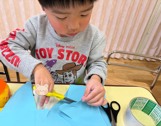 お部屋の中で・・すみれ先生投稿