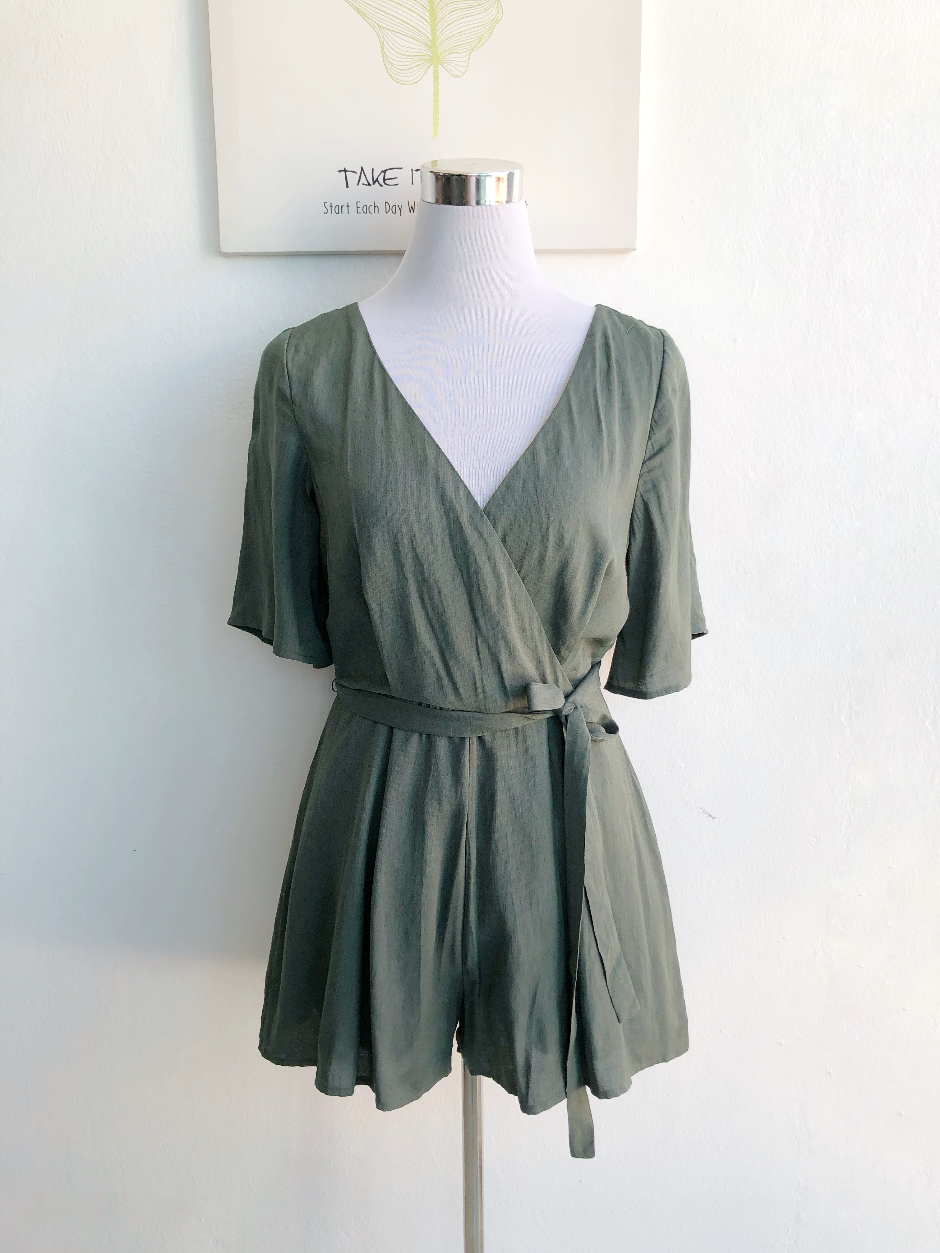 Enterizo corto verde olivo