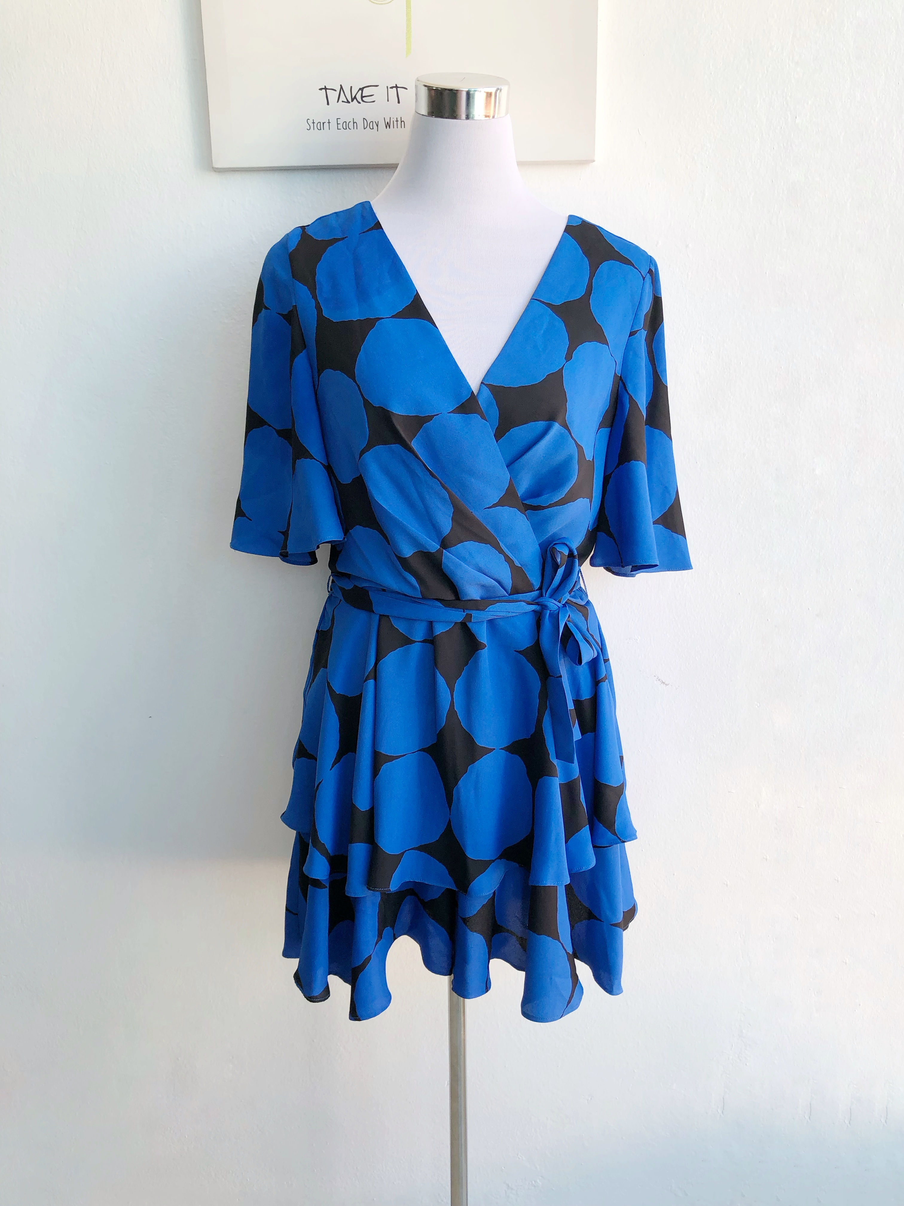 Enterizo corto azul con negro