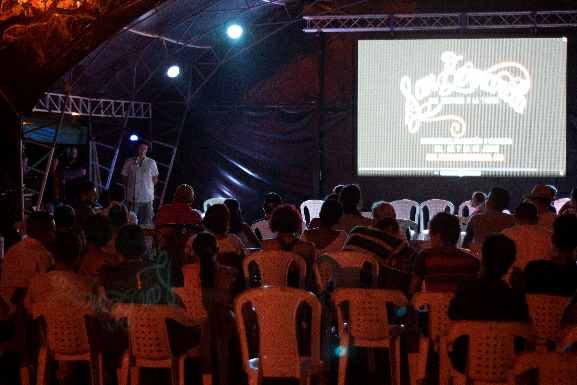 Cine al parque en San Bernardo.