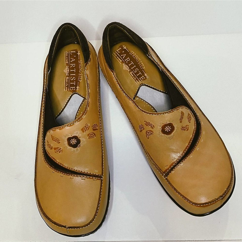 Thumbnail: L'ARTISTE by Spring Step Burbank Clog