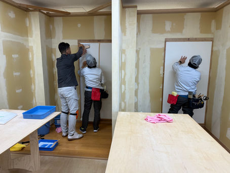 クロス貼りの授業
