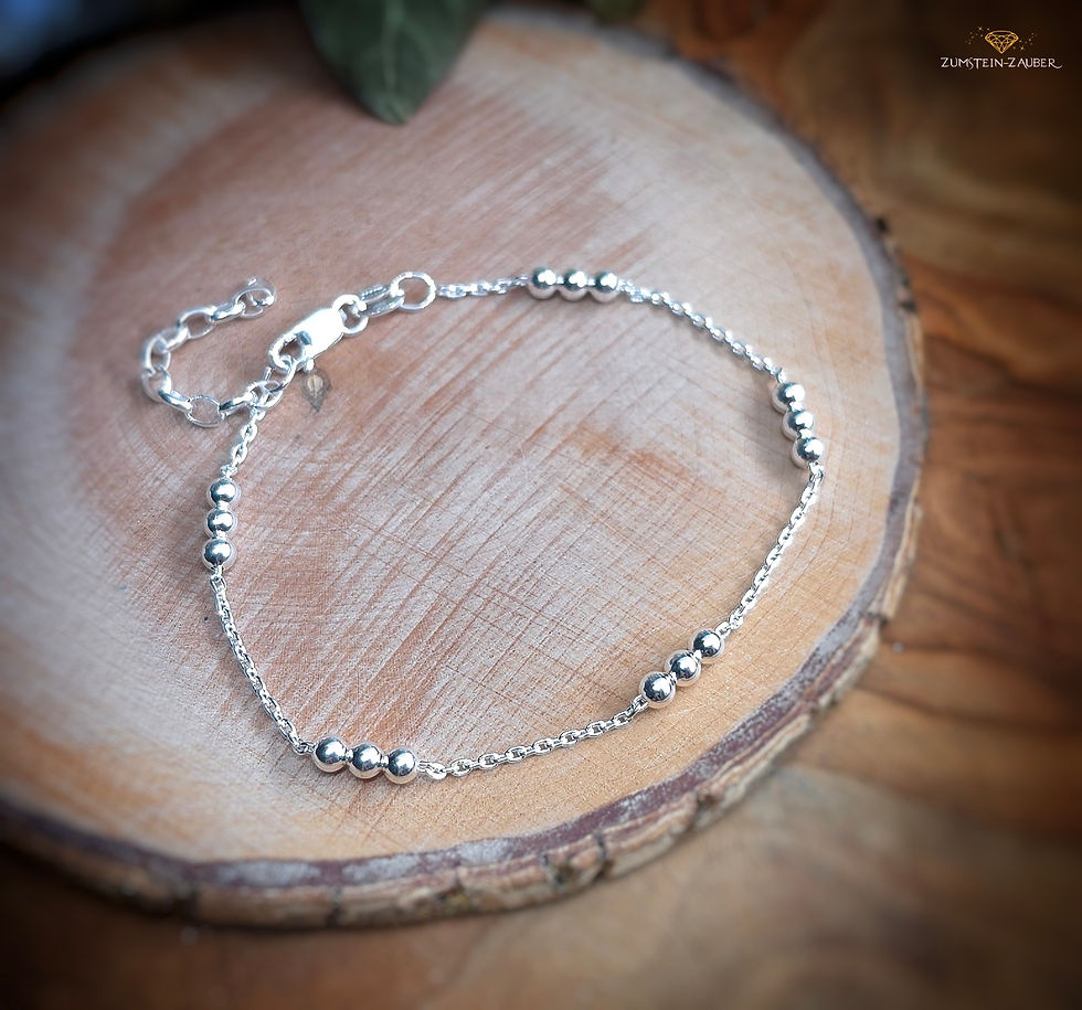 Miniaturbild: Zartes Anker-Armband aus 925er Silber mit kleinen, glänzenden Kugeln – Draufsicht auf das detailreiche Schmuckstück“
