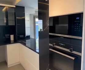 Yelki'de özel teknik detaylara sahip, 5+1 205 m2 net kullanım alanlı, 185 m2 açık alanlı akıllı ev sistemli tripleks villa