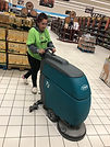 kézi takarítás géppel