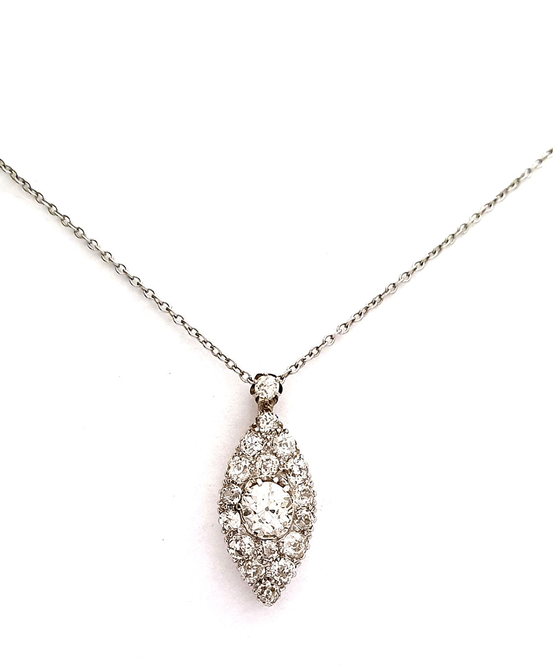 Diamant-Anhänger mit Kette