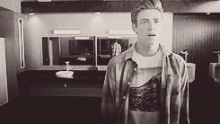 tumblr_lylgjwHEig1r7esg4o4_250