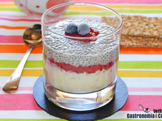 Plátano compota de fresas y chÃa