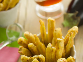 Palitos de berenjena con miel