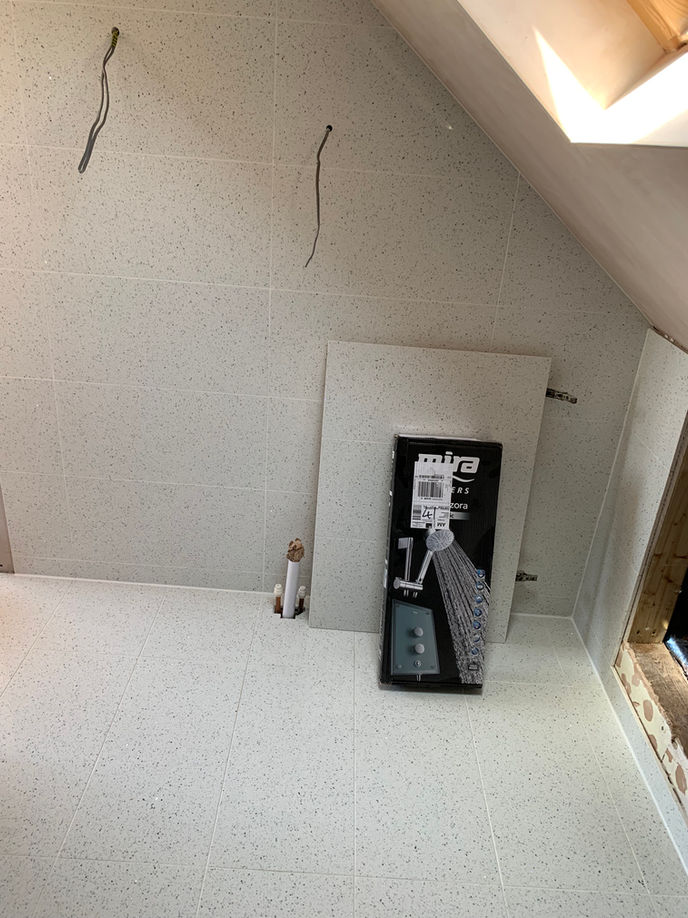 white quartz wall tiling| APH Tiling & Interiors 