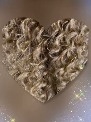 Defined curls from MoltoBella's salon reel