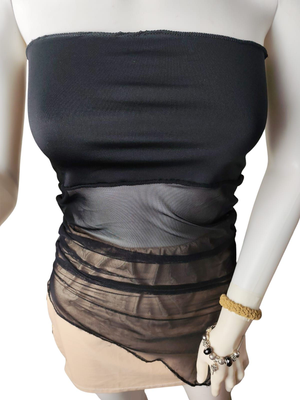 Top Asimétrico con transparencia