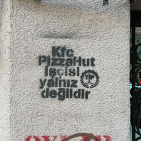 KFC PizzaHut işçisi yalnız değildir, 2025