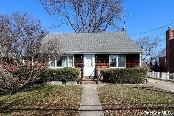 Casa Completa Renta en Uniondale ($6,300) 5 habitaciones 3 baños. Henry Street, Uniondale, NY.