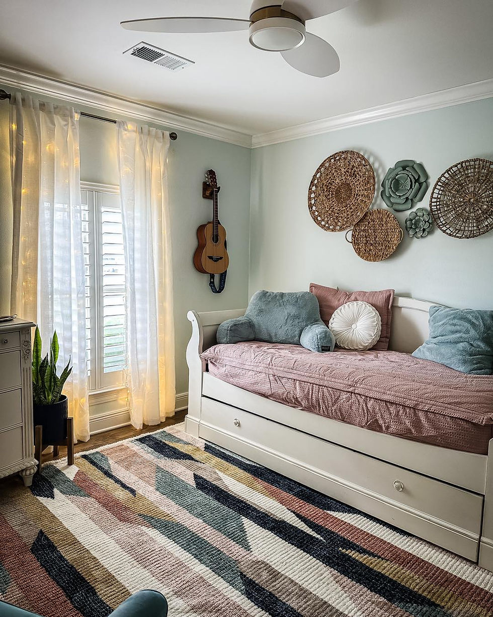 Calumet Drive Teenage Bedroom Redesign