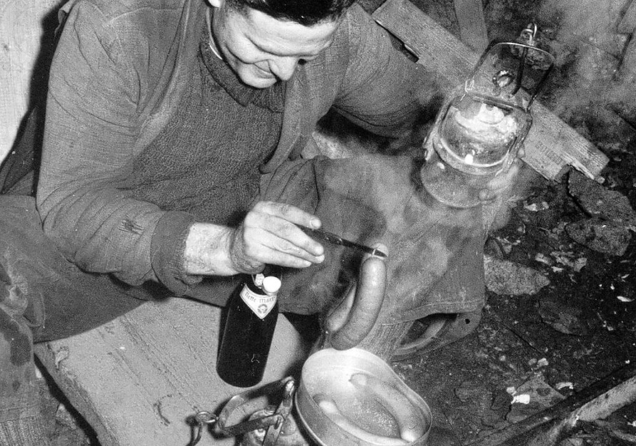 1963_550_m_Sohle,_Frühstückpause_mit_W