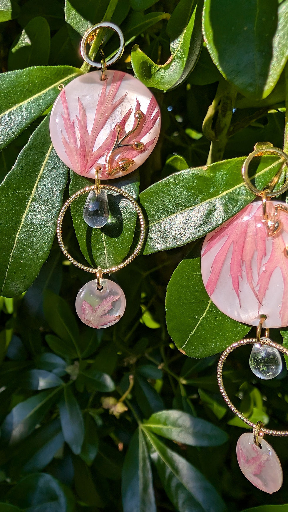 Miniature : Boucles d'oreilles  pendantes nacrées "Izu".