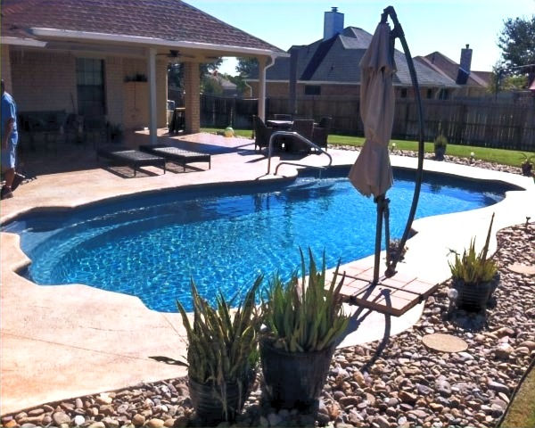 The Incredible Benefits of Fiberglass Pools: Why They’re the Best Choice for Your Backyard