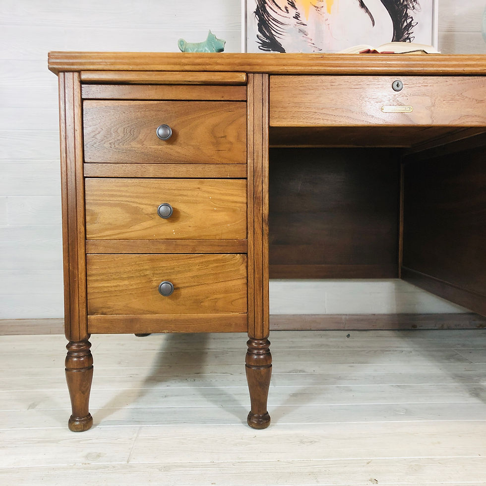 Thumbnail: Wood Teacher's Desk