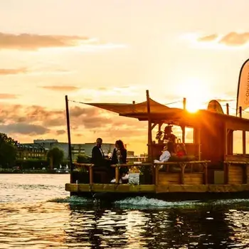 Miete ein Partyfloß für 10 bis 18 Personen in Mainz und Frankfurt!