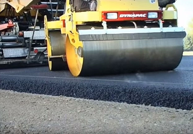 ukladka_asfalta
