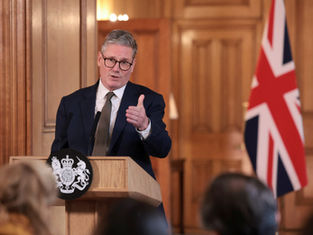 UK PM gives full backing to Reeves after tearful appearance in parliament
LONDON, July 2 , - British Prime Minister Keir Starmer's office rushed to give finance minister Rachel Reeves his full...