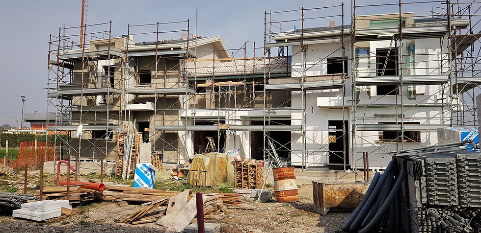 Roncade Centro, zona tranquilla comoda a tutti i servizi, vendiamo villette bifamiliari in corso di realizzazione, disposte su due piani, composte da ampio soggiorno, cucina abitabile, quattro camere due servizi, garage e ripostiglio. 