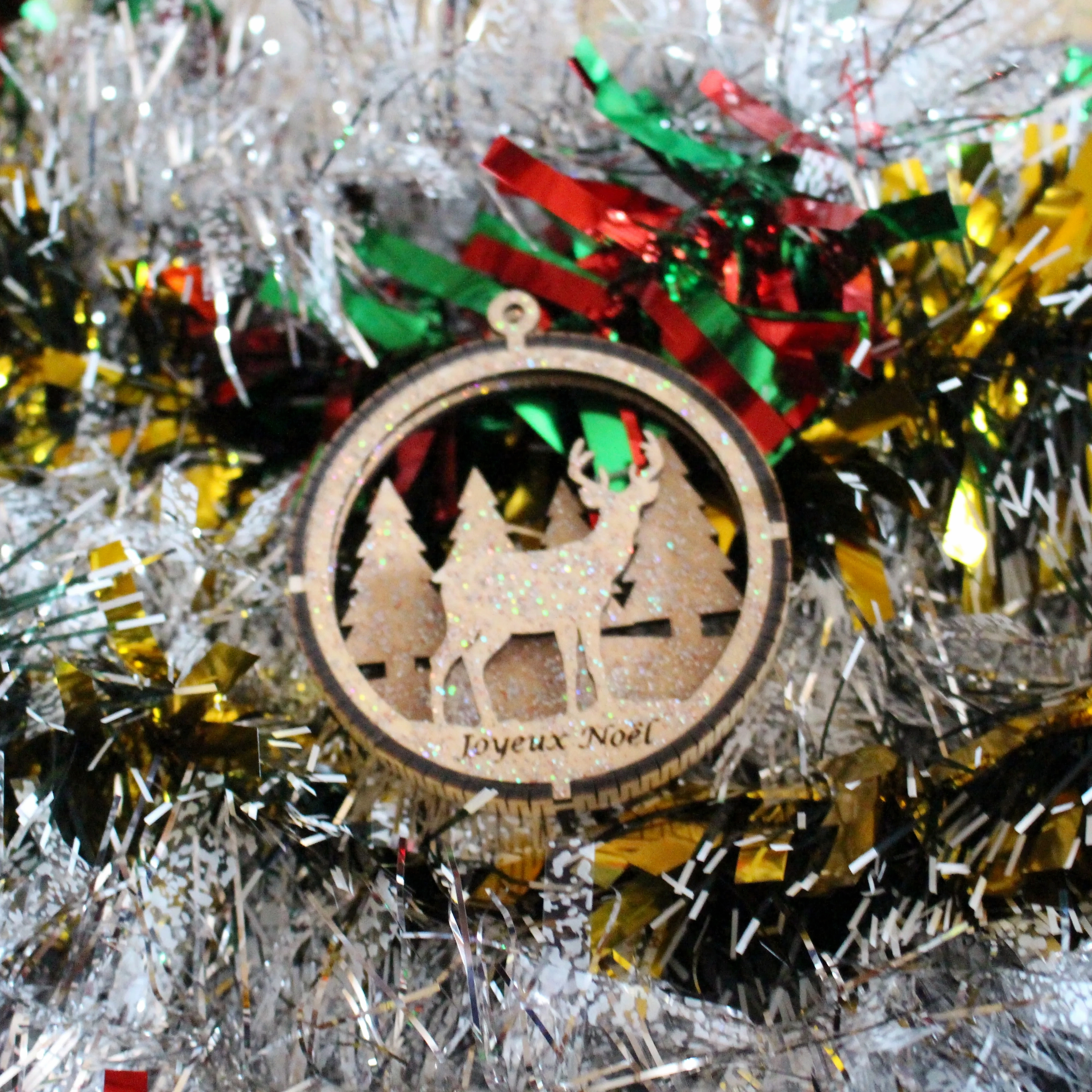 Boule de noël motif cerf en bois 3D