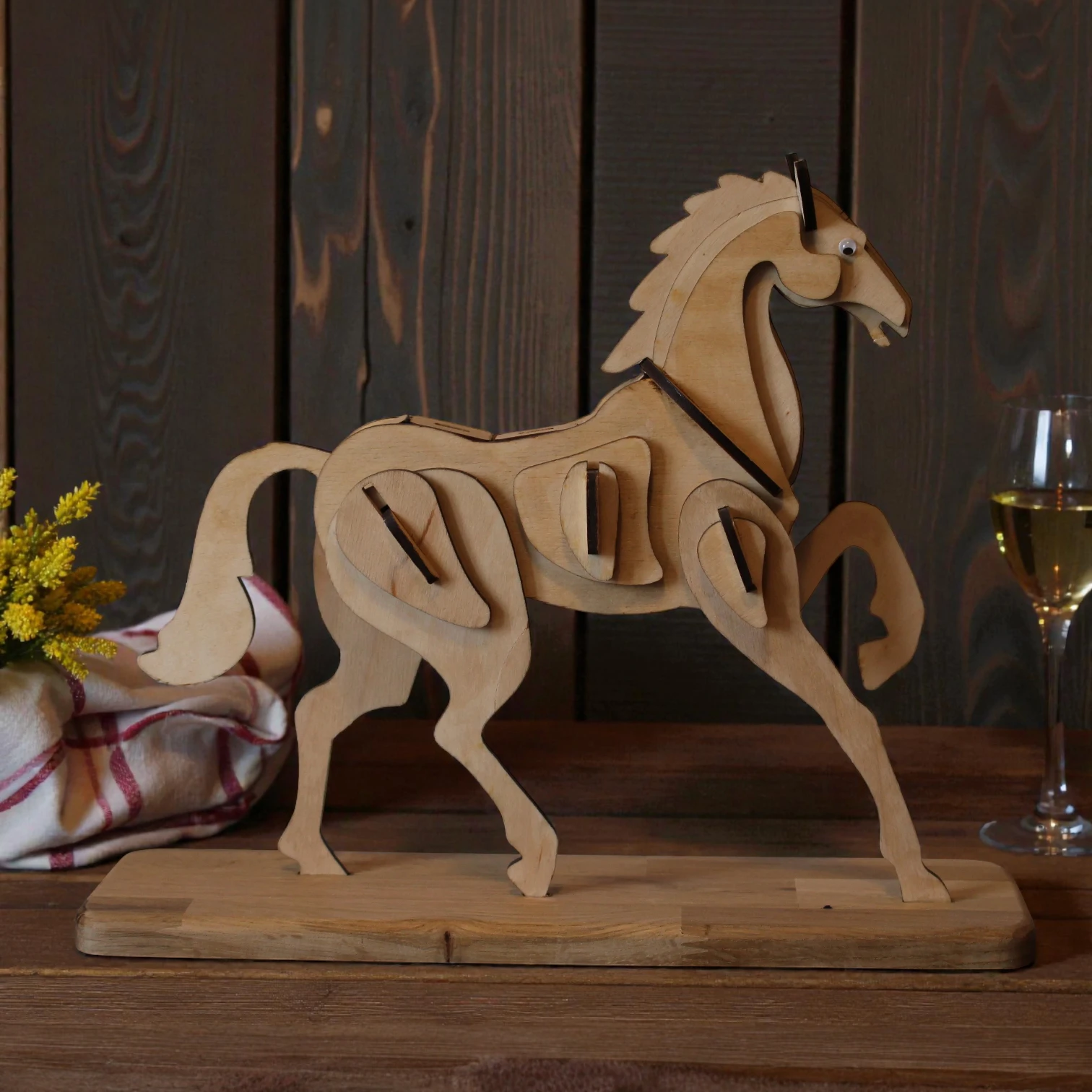 cheval en bois de décoration