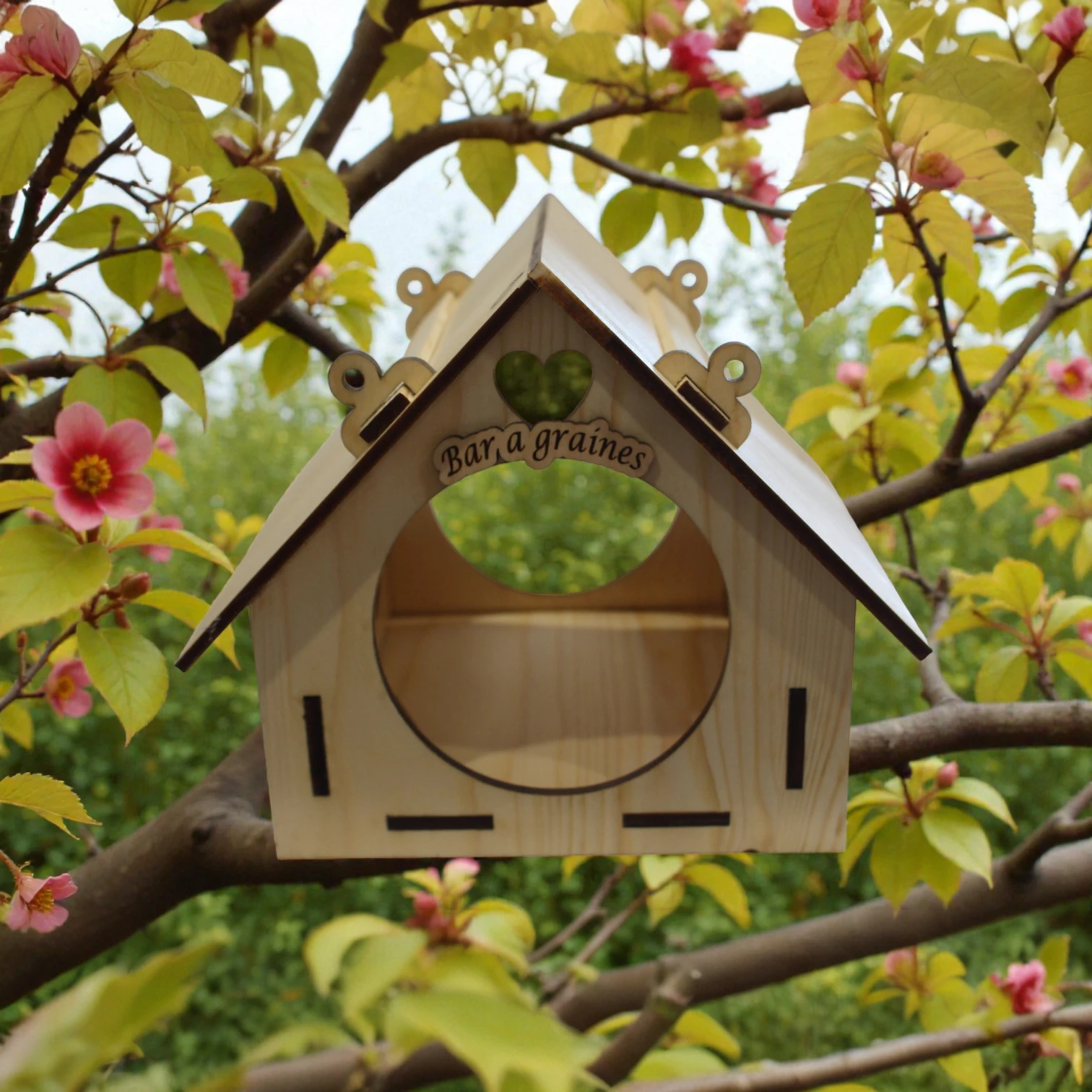 Mangeoire en bois a oiseaux