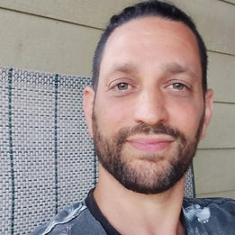 ליאור גל, אבא, לסוף וזוהרה, מנהל צוות פיתוח מאז היותי ילד עולם הציפורים שבה אותי ,החופש לעוף ,לשיר ,להיות עוצמתי ועם זאת קל כמו הרוח, בשפת הציפורים מצאתי את הבית ,איתה אני צועד בדרך כבר כמעט 4 שנים ,לומד , לעיתים גם מלמד ובעיקר בהכרת תודה עצומה על ההשפעה של שפת הציפורים בחיי,