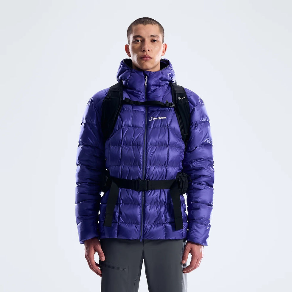 Berghaus - Unisex Freeflow 30L - Jet Black - zipped hip pockets