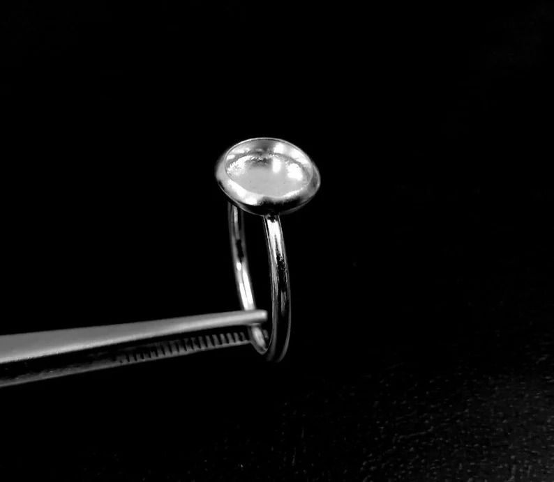 Thumbnail: 925 Sterling Silver Thick Bezel Ring For Round Shape Gemstone Round Wire Band.