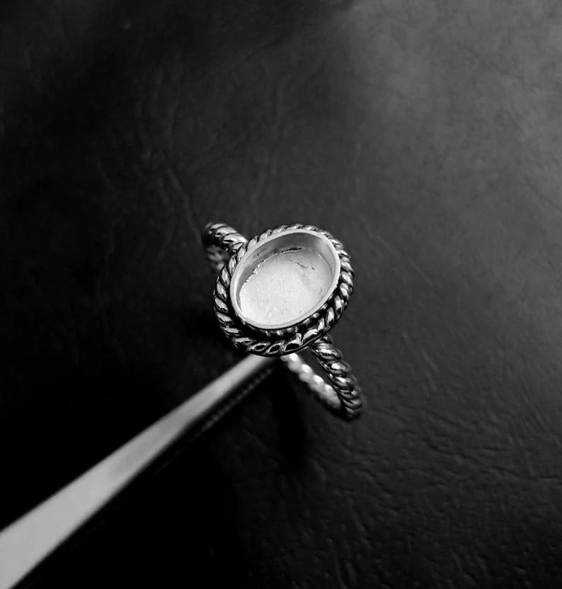 Thumbnail: 925 Sterling Silver Ring For Oval Shape Gemstone With Rope Wire Band.