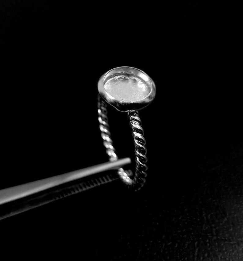 Thumbnail: 925 Sterling Silver Thick Bezel Ring For Round Shape Gemstone With RopeWire Band