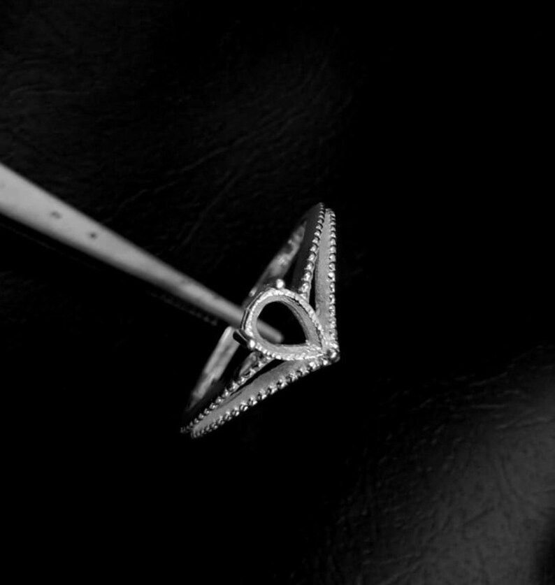 Thumbnail: 925 Sterling Silver Pear Shape Split Band Ring DIY For Cabochon & Gemstones.