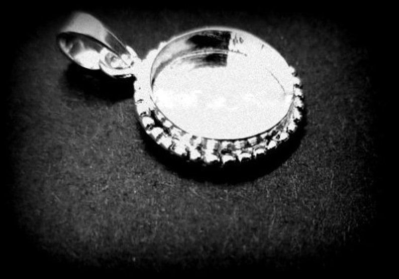 Thumbnail: 925 Sterling Silver Round Shape Handcrafted Pendant Bezel Setting.