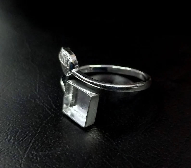 Thumbnail: 925 Sterling Silver Plain Bezel Ring Setting With Leaf For Square Shape Gemstone